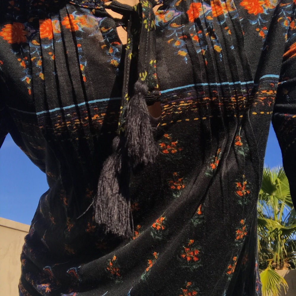 Blouse - Picture 2 of 5